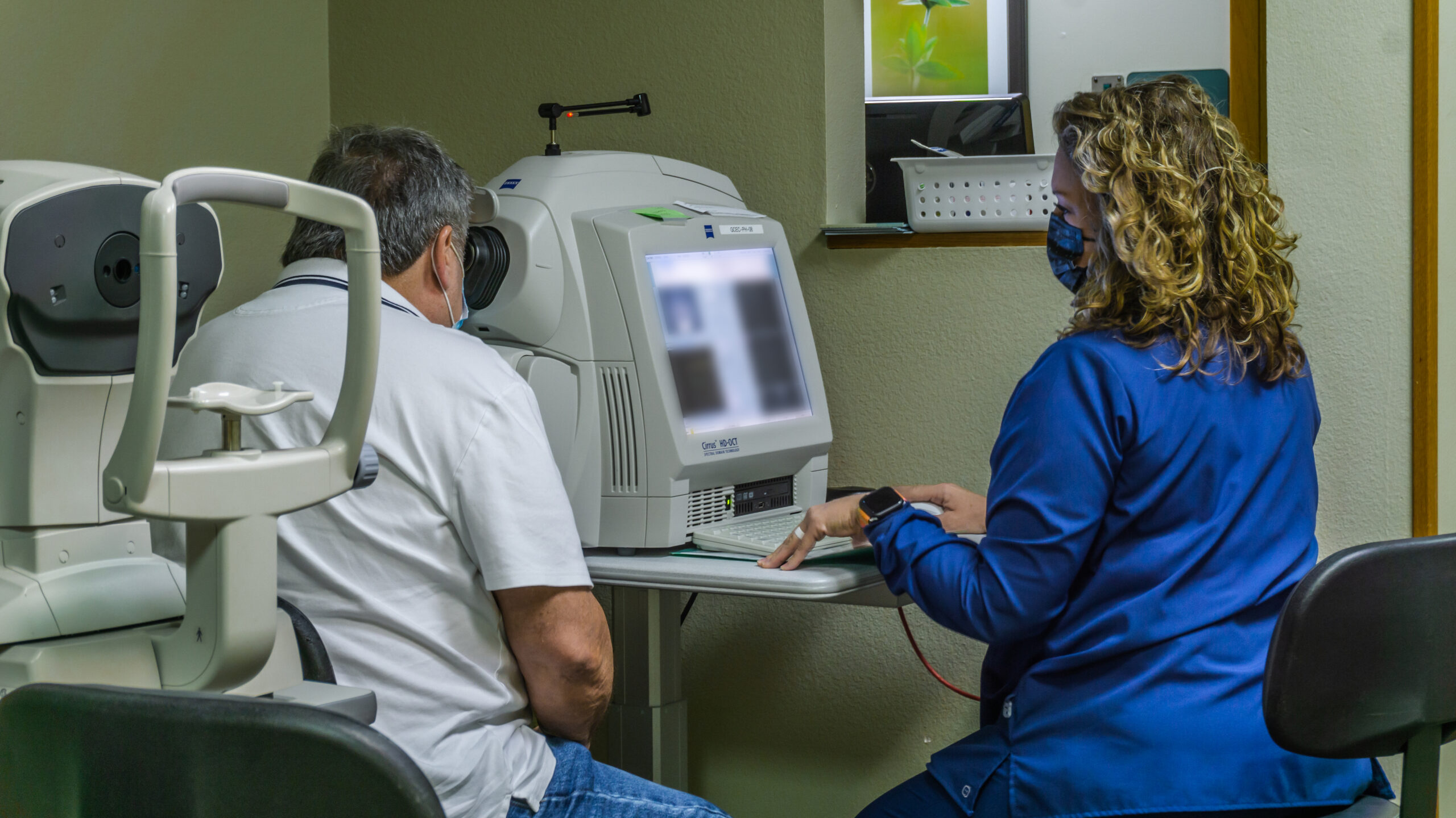 Image of the inside of a beautiful location. a large wall of glasses on the left and a comfortable waiting area to the right. Gulfcoast Eye Care, The Leading Vision Correction Practice for the Tampa Bay and St. Petersburg Areas 