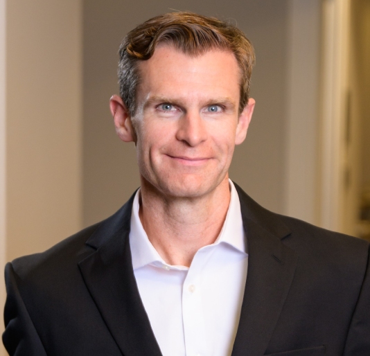 Dr. Howard Ophthalmologist & Refractive Surgery Specialist